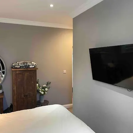Whitehall, Thomas Turnbull Flat 3 Beautiful In Georgian House Apartment